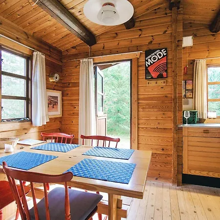 4 Person In Store Fuglede-by Traum